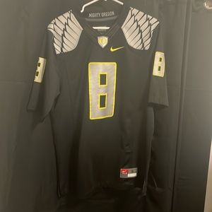 Nike Oregon Duck Mariota 8 Football jersey.